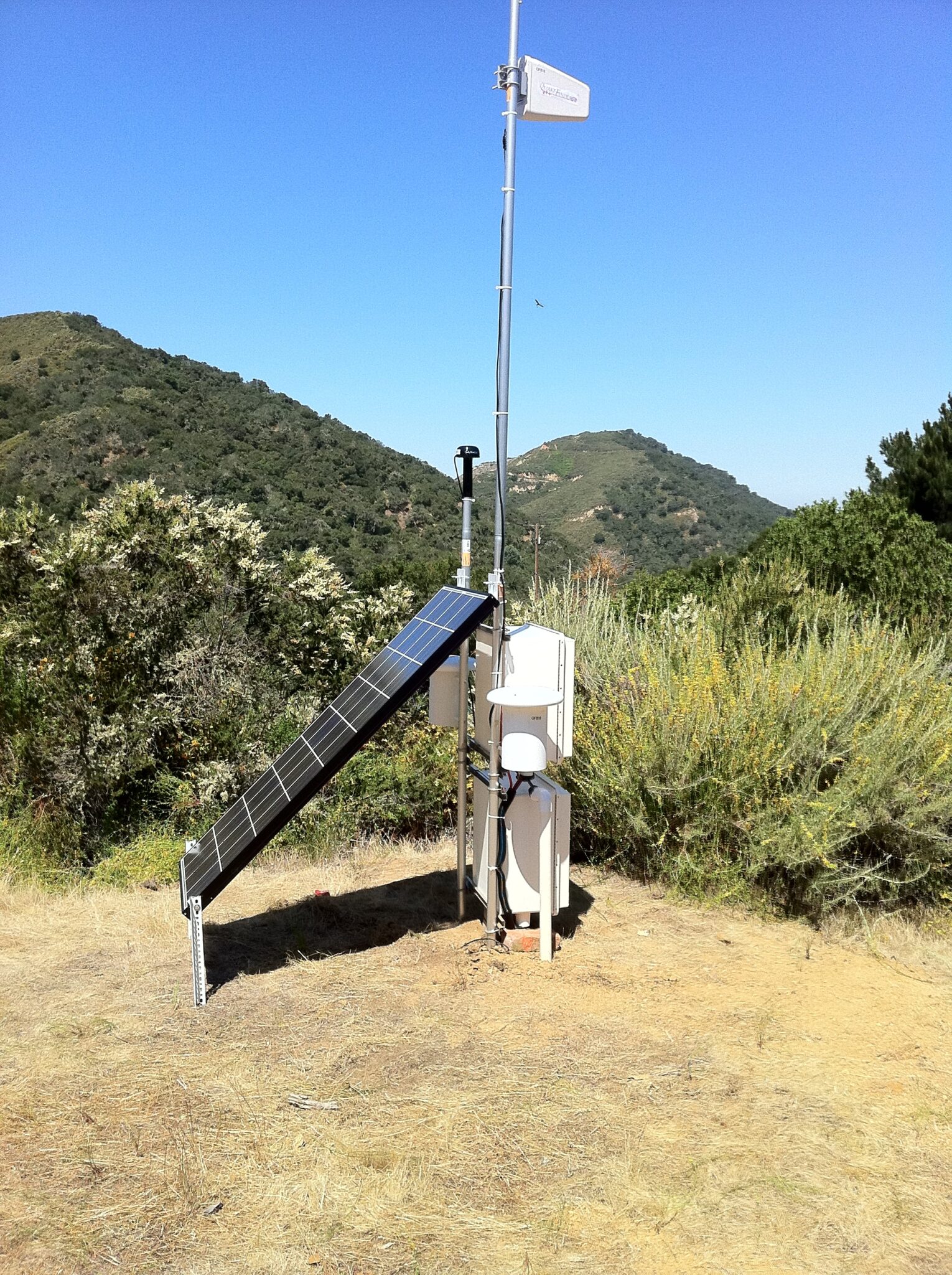 A QuakeFinder Magnetometer Station